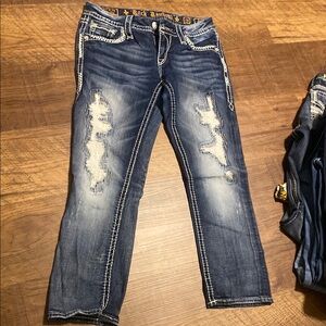 Rock Revival Distressed CAPRI